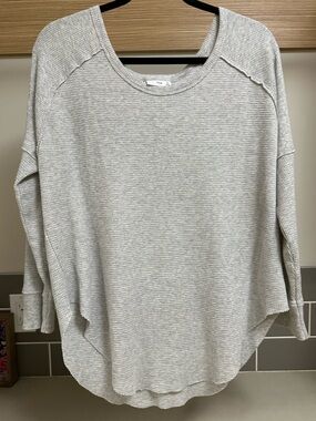 Aritzia TNA Waffle Knit Curved Hem Long Sleeve
